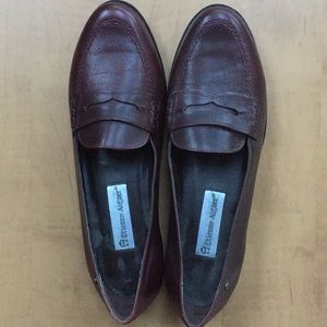 Size 9M Etienne Aigner shoes